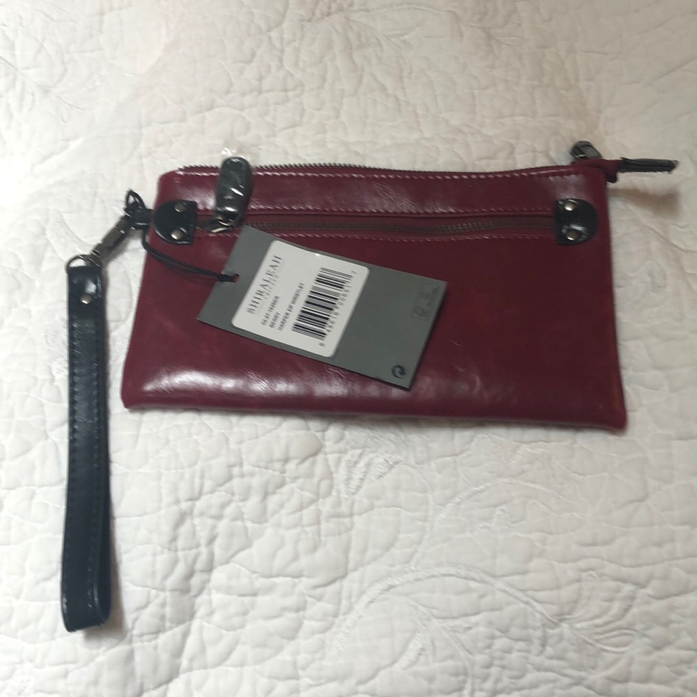 Shiraleah harper-zip wristlet in berry color